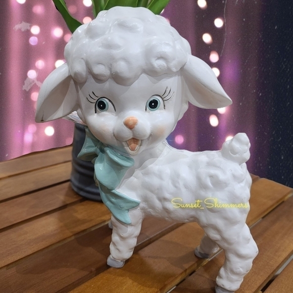Adorable Retro Vintage Style Easter Lamb Figurine Tabletop Decor New - Picture 8 of 8